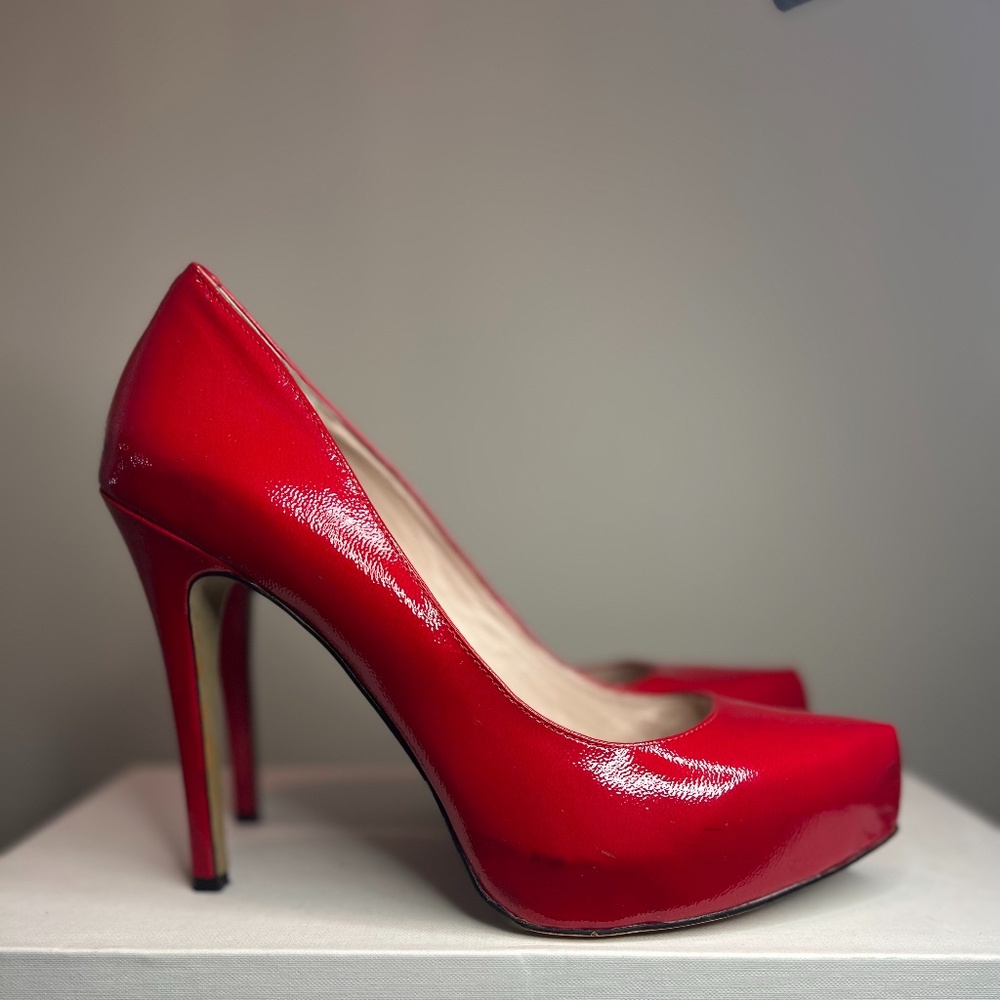 Vince Camuto Sz 9/2 M Red